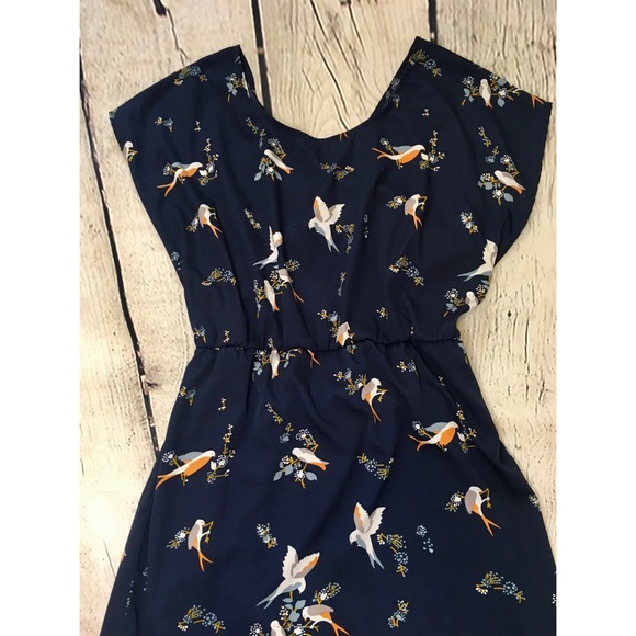 Passport Sparrow Short Sleeve Dress - Picture 7 of 15